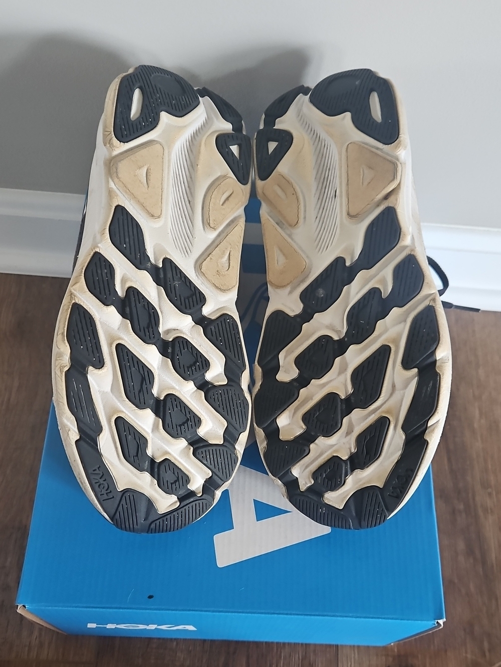 Hoka W Clifton 9, Womens 8.5B - Picture 4 of 5